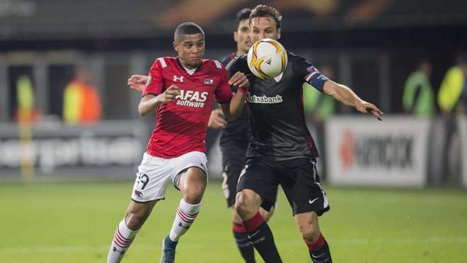 更衣室的竞 更衣室的竞